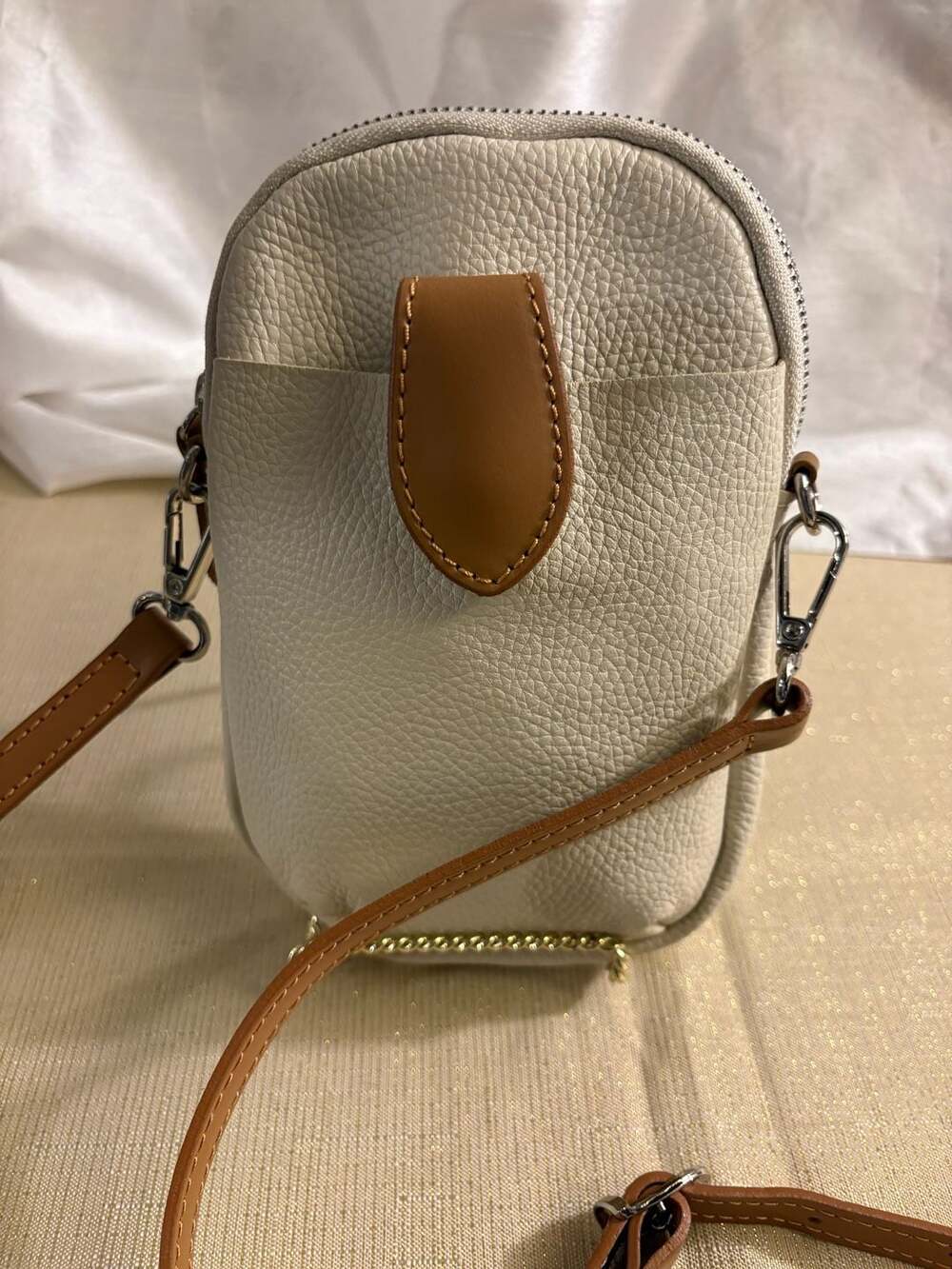 Divina Firenze Italian Leather Ivory and Tan Crossbody Phone Bag